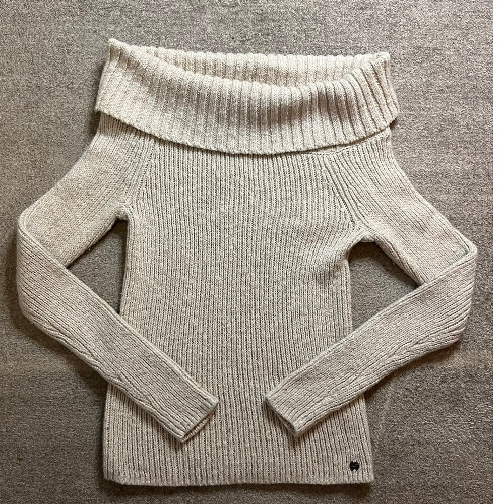 Hollister Womens XS Off The Shoulder Cowl Neck Ribbed Knit Sweater Oatmeal Cozy